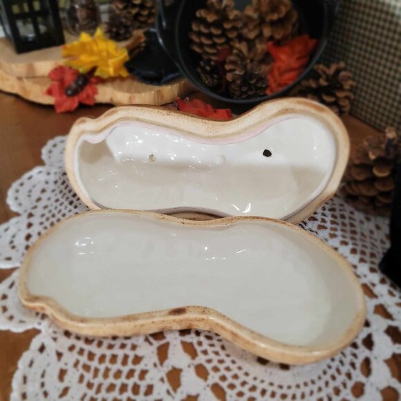 🍂 20% OFF - Vintage Peanut Shaped Lidded Bowl with Squirrels - Ceramic Pottery - Picture 8 of 9